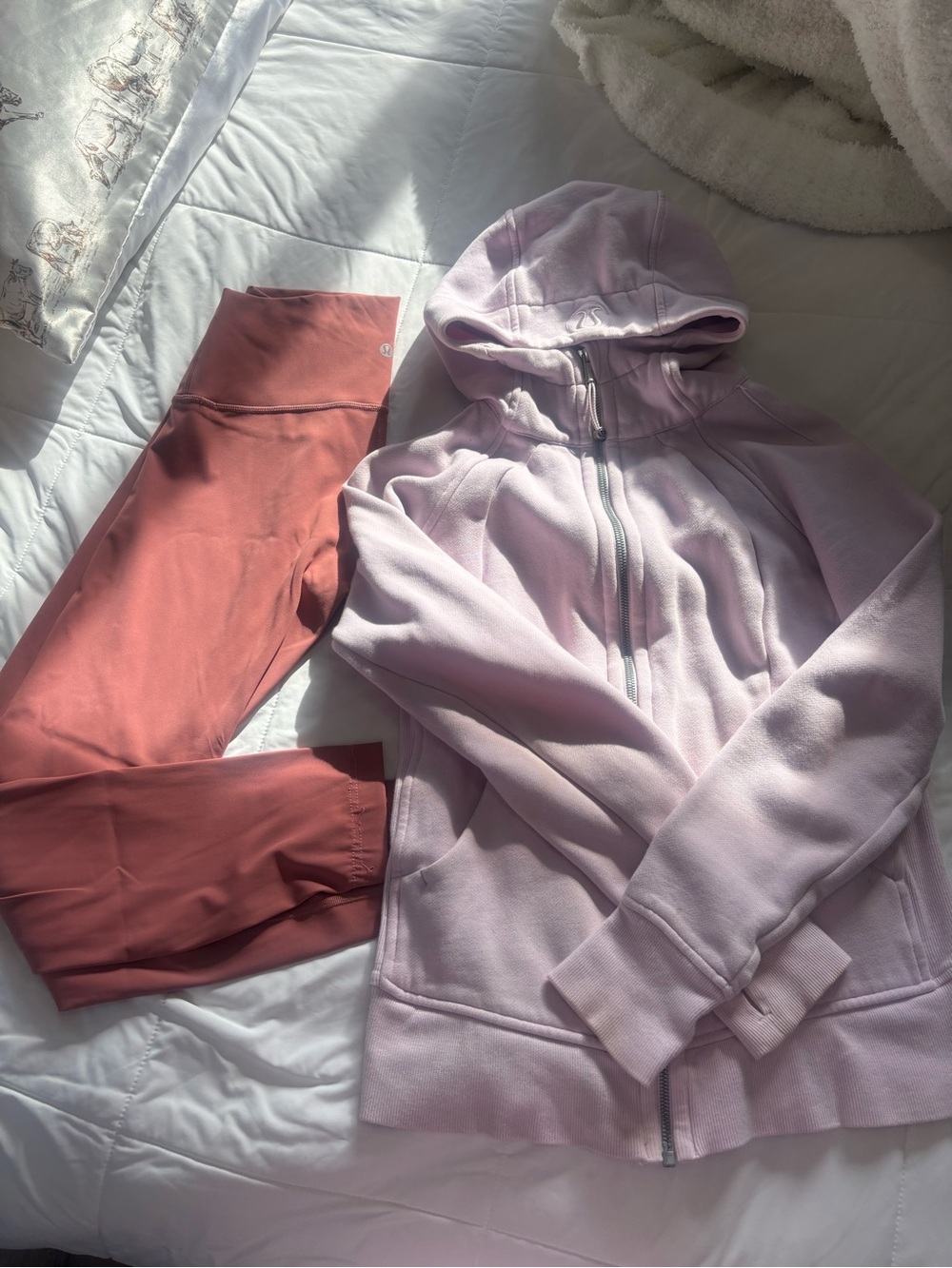 Women's lulu lemon Pink Hooded Jacket & Rose High-Waist Leggings Set